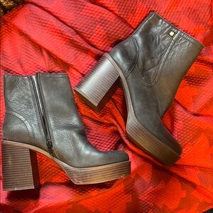 Black Leather Ankle Boots with Chunky Heel